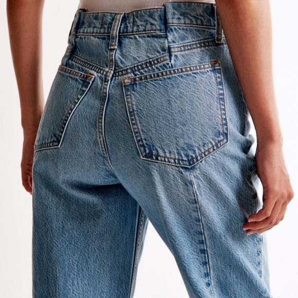 AF High Rise Loose Jeans - Picture 3 of 6
